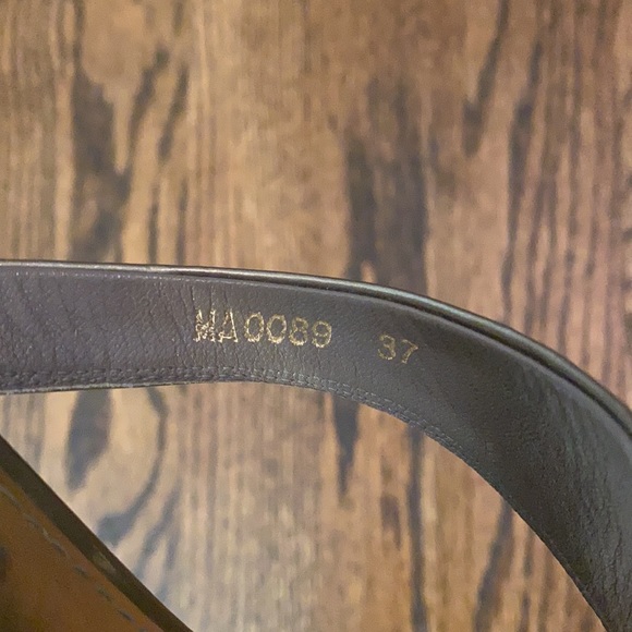 Louis Vuitton "No Doubt" Vernis Thong Sandals 37 - Picture 11 of 17